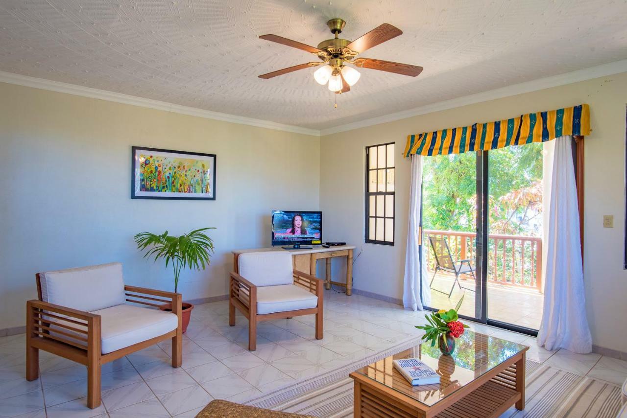 Bayview Vacation Apartments Spanish Town Extérieur photo